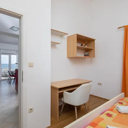 Xxl Amalia Jesenice (Split-Dalmatia)