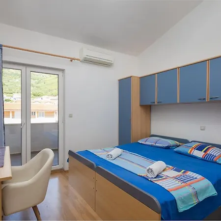 Xxl Amalia * Jesenice (Split-Dalmatia)